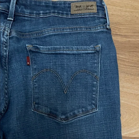 Levi's Dark Blue Women's Mid Rise Skinny Jeans - Picture 3 of 4